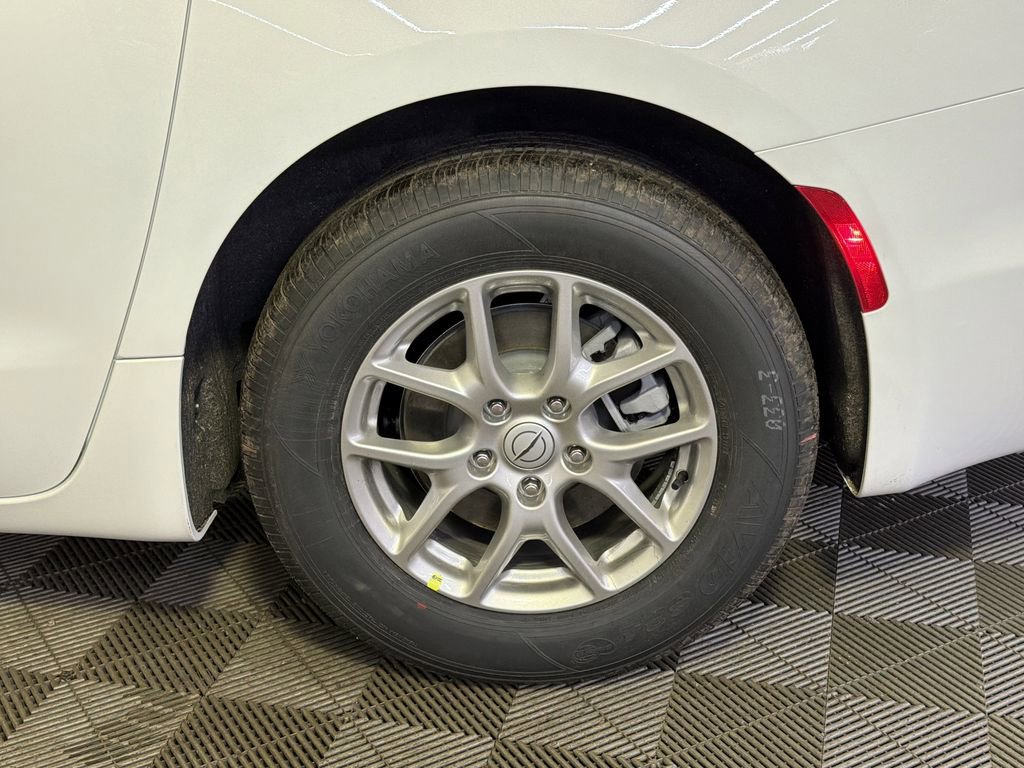 New 2026 Chrysler Pacifica Select FWD image 5