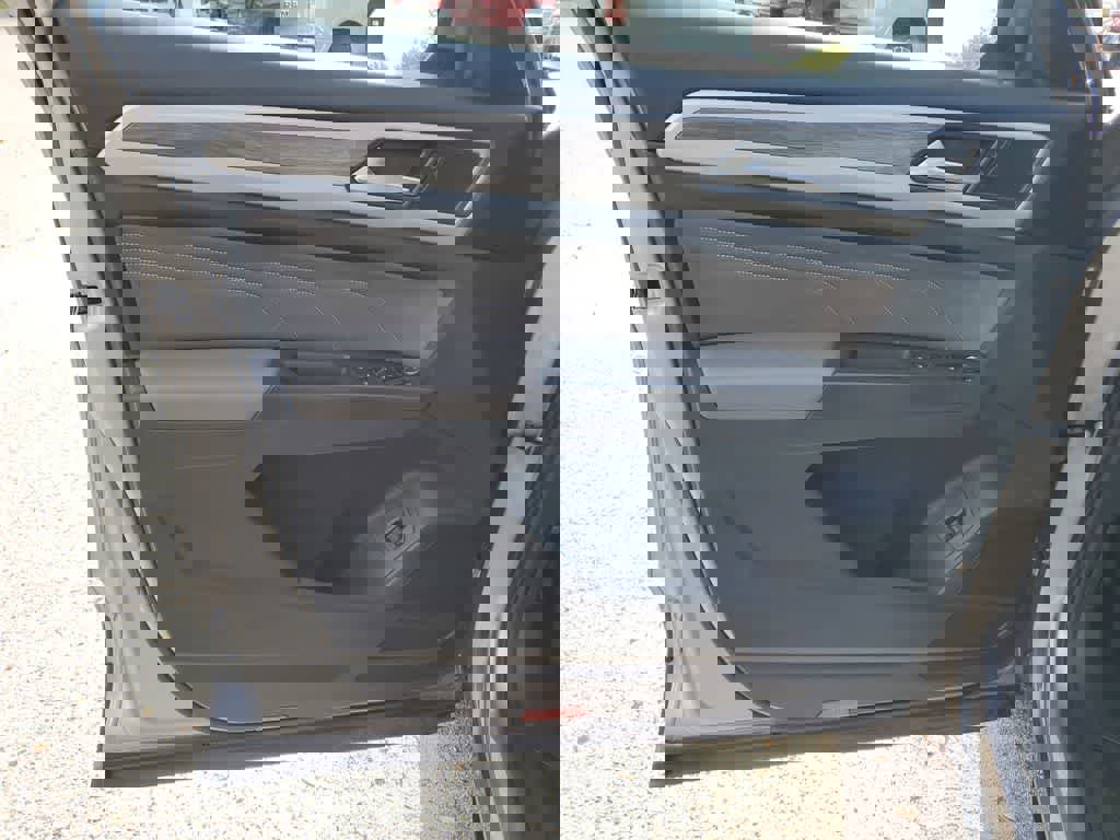 Used 2023 Volkswagen Atlas Cross Sport SE w/ Black Wheel Package image 17