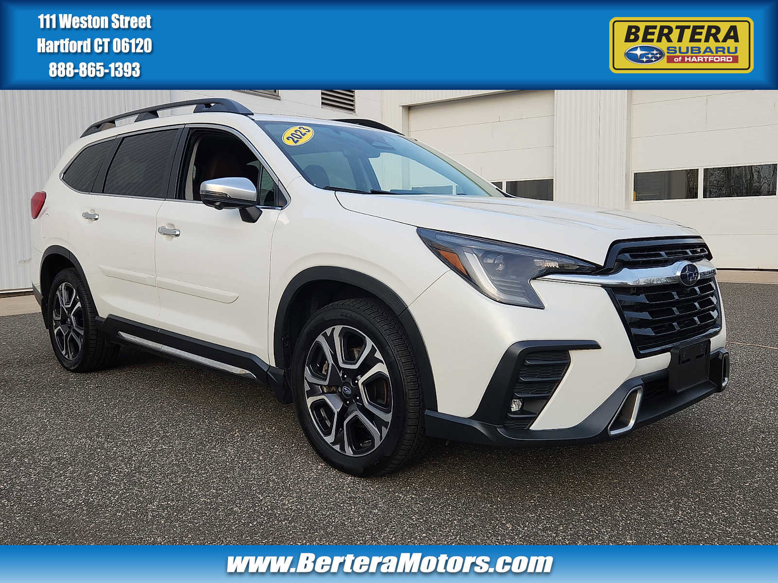 Used 2023 Subaru Ascent Touring image 1