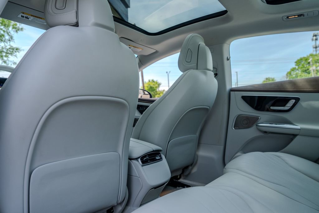 Used 2023 Mercedes-Benz EQE 500 4MATIC Sedan image 21