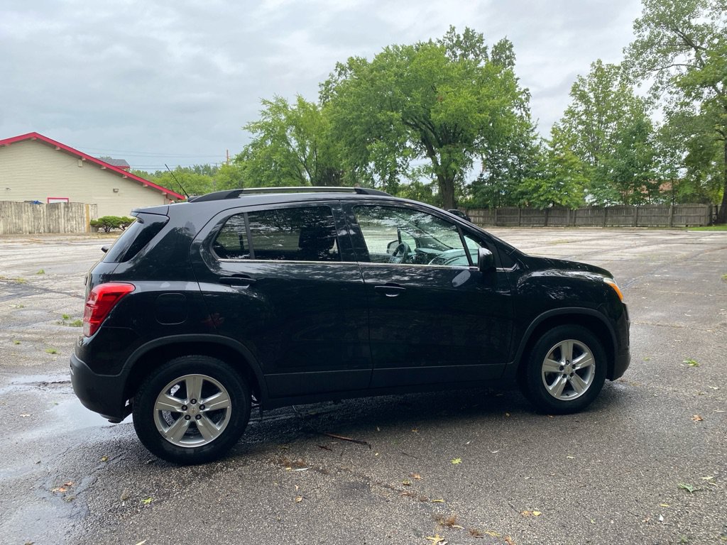 Used 2016 Chevrolet Trax LT w/ LPO, Cargo Package FWD image 6