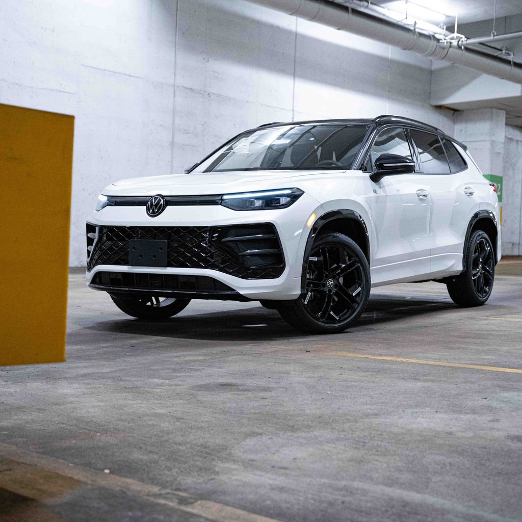 New 2026 Volkswagen Tiguan SE R-Line