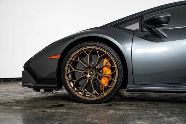 Used 2023 Lamborghini Huracan Tecnica image 12