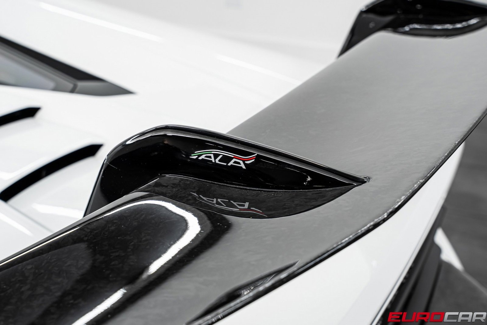 Used 2018 Lamborghini Huracan Performante image 21