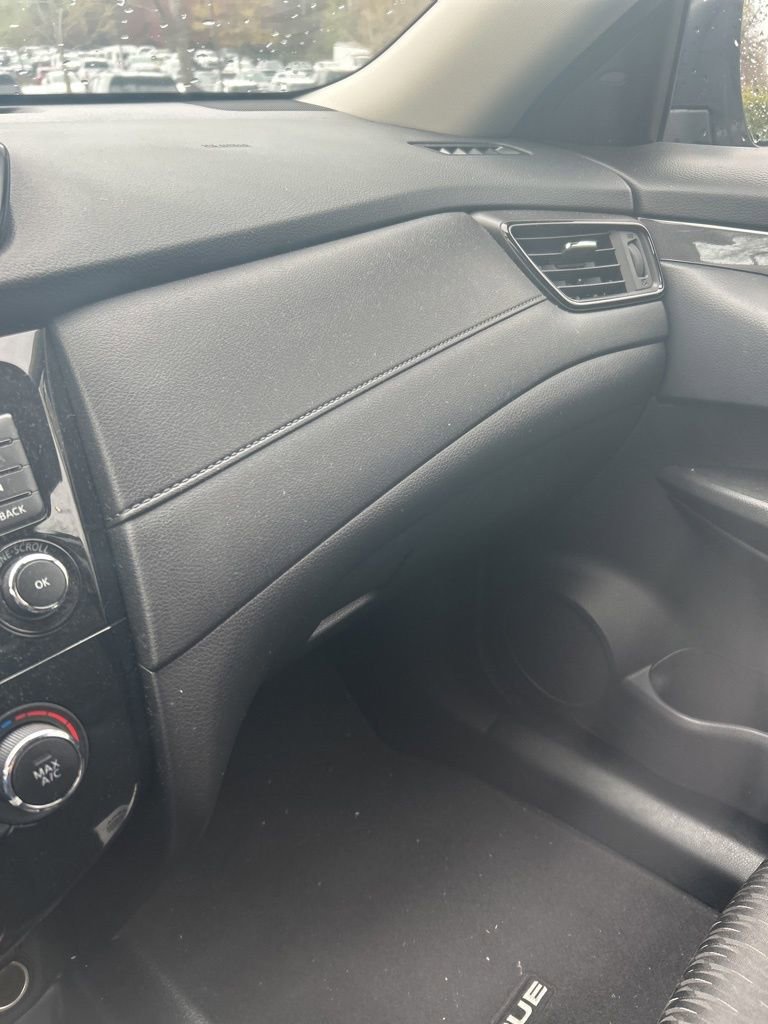 Used 2020 Nissan Rogue S w/ Special Edition Package image 18