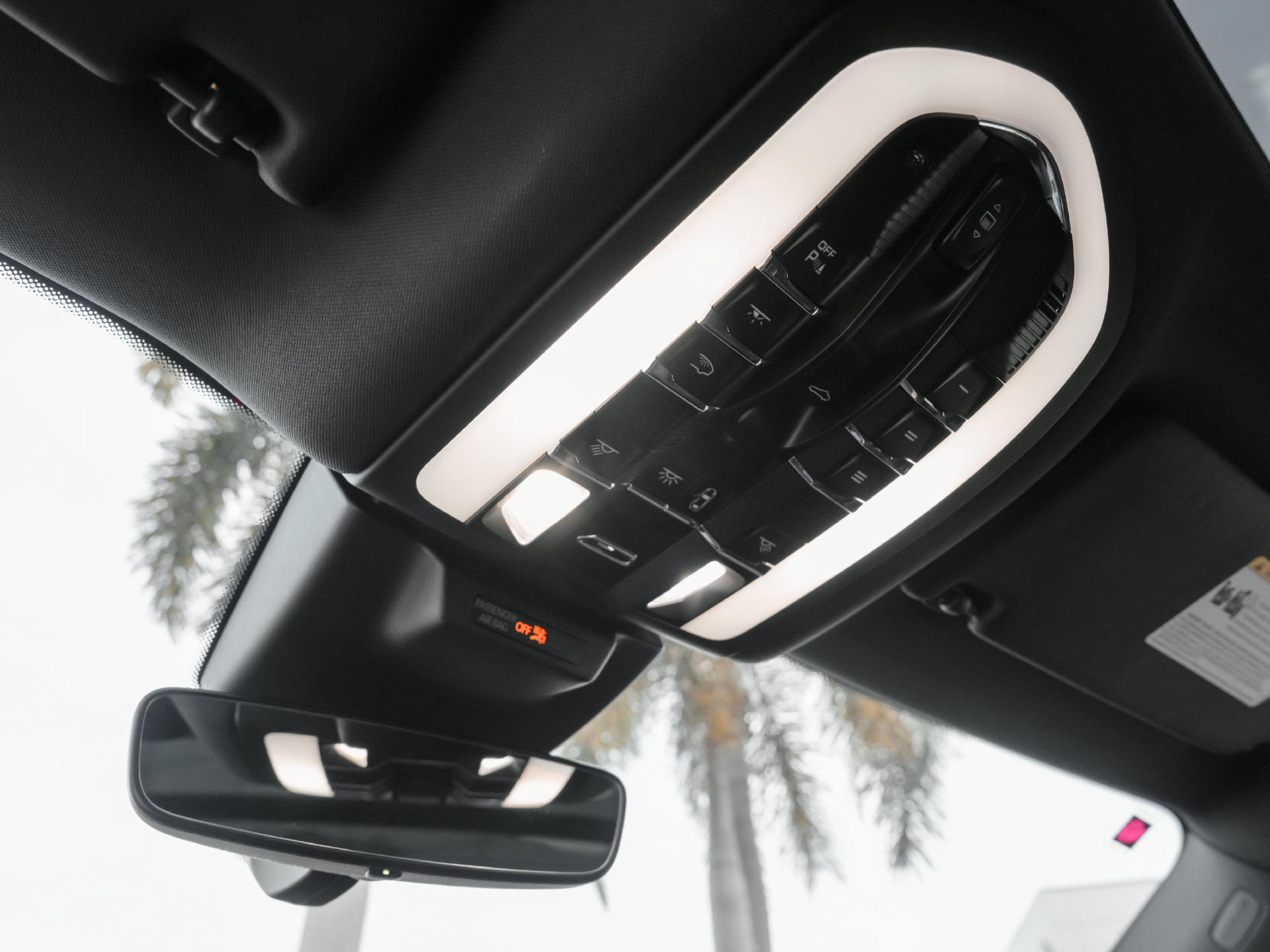 Used 2023 Porsche Macan Turbo AWD/4WD image 22