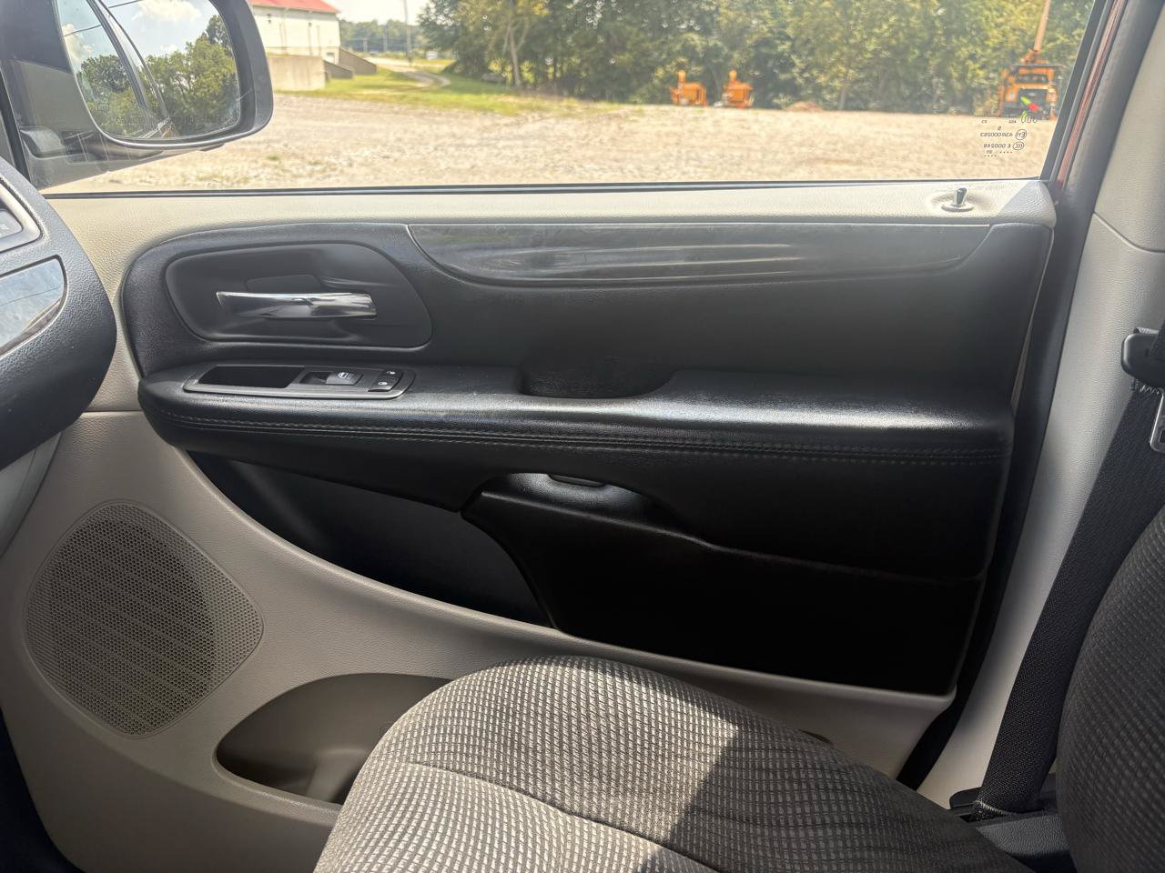 Used 2020 Dodge Grand Caravan SE FWD image 16