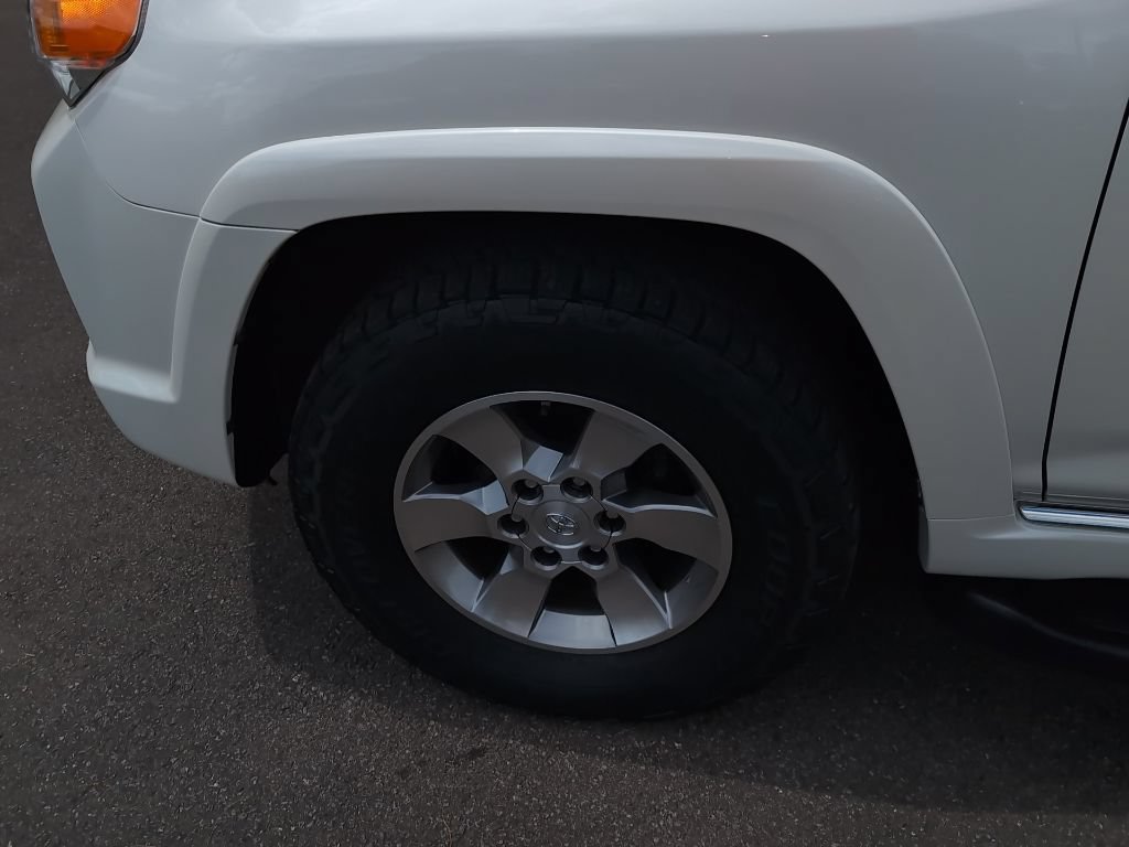 Used 2013 Toyota 4Runner SR5 w/ Convenience Pkg AWD/4WD image 16