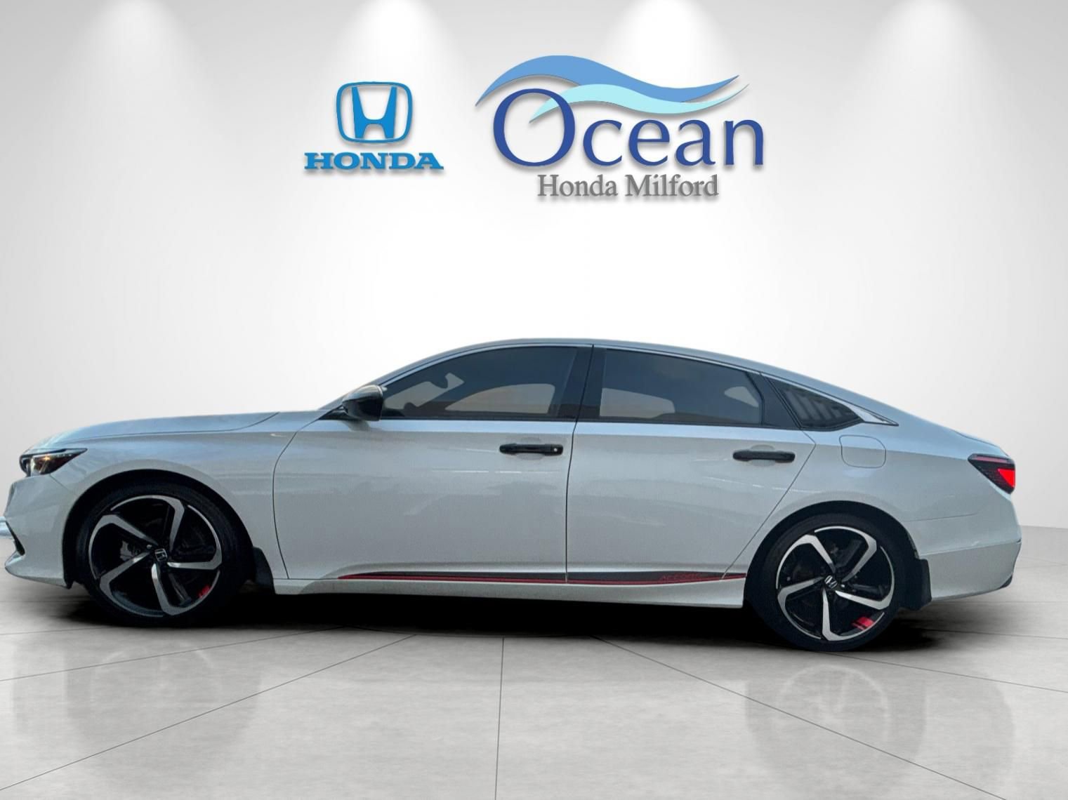 Used 2022 Honda Accord Sport image 2
