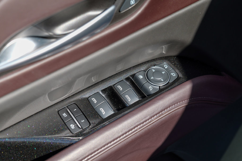 Used 2024 Cadillac Escalade ESV Premium Luxury Platinum AWD/4WD image 19