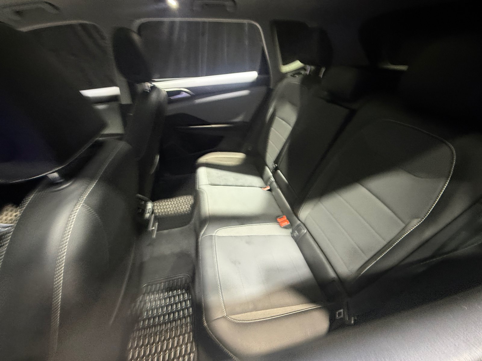 Used 2023 Volkswagen Taos SE w/ Panoramic Sunroof Package FWD image 17