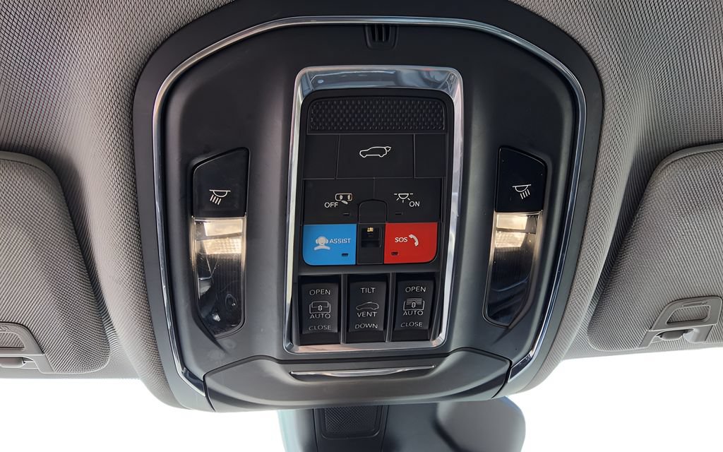 Used 2023 Jeep Grand Cherokee 4WD 4xe image 10