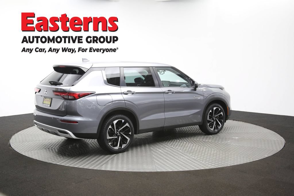 Used 2023 Mitsubishi Outlander SE AWD/4WD image 42