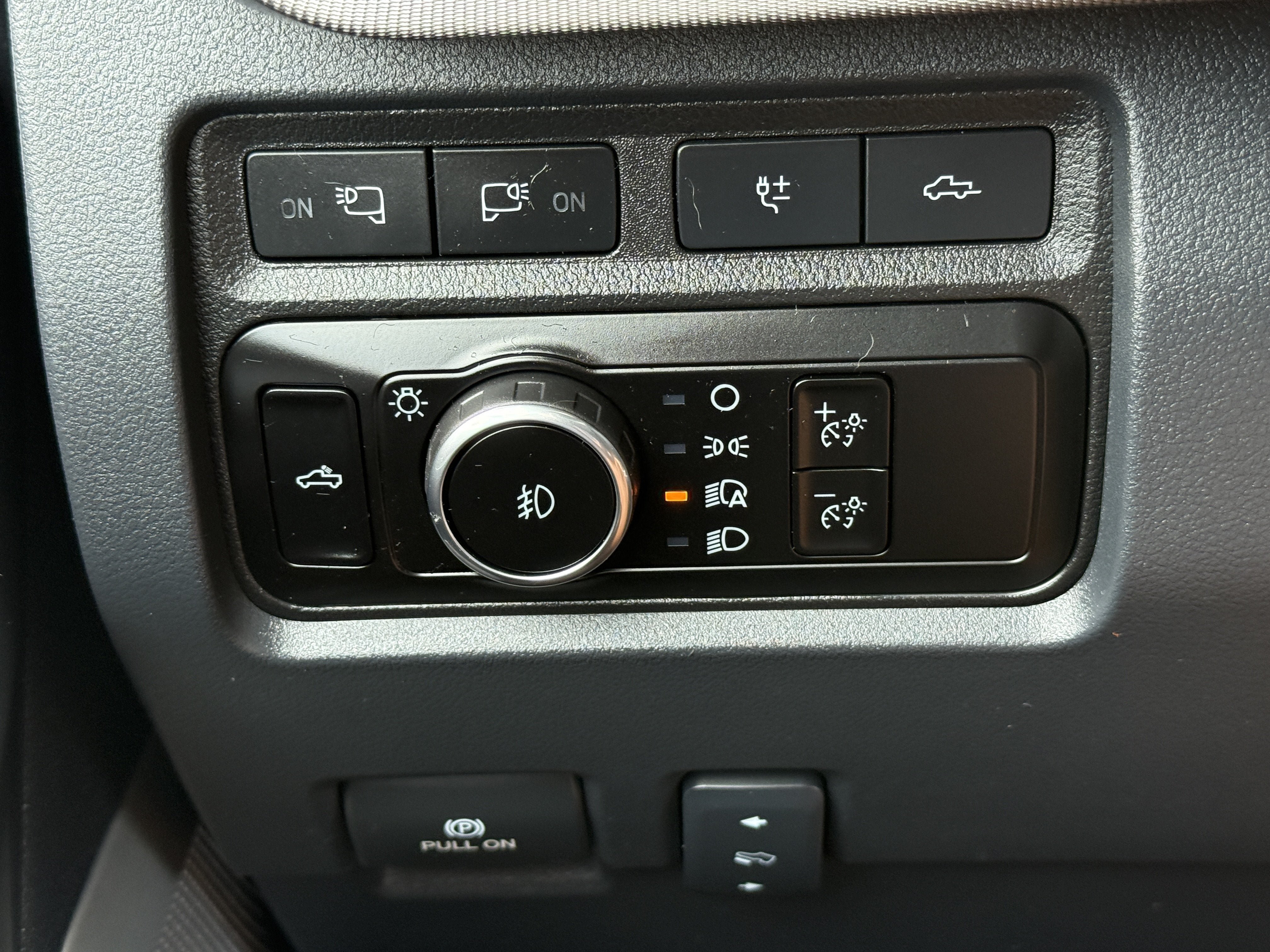 Used 2023 Ford F250 Platinum AWD/4WD image 23