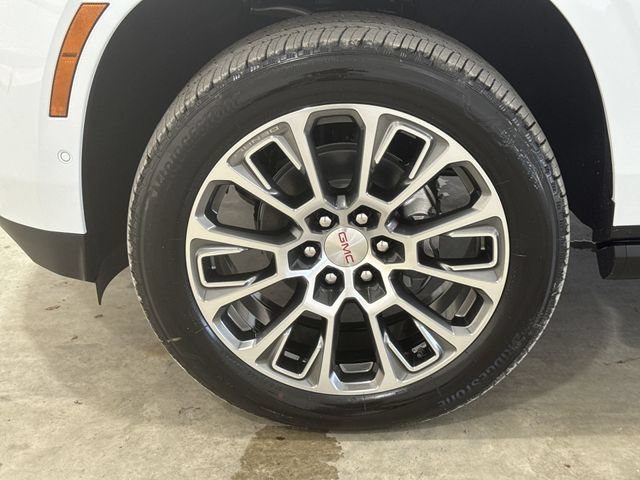 New 2026 GMC Yukon XL Denali w/ Denali Reserve Package RWD image 34