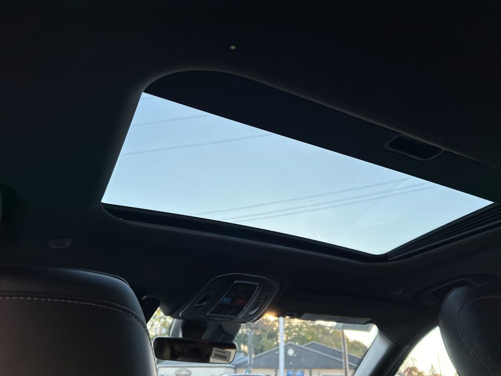New 2025 Jeep Grand Cherokee Altitude image 17