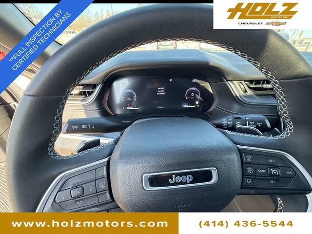 Used 2023 Jeep Grand Cherokee Altitude image 12