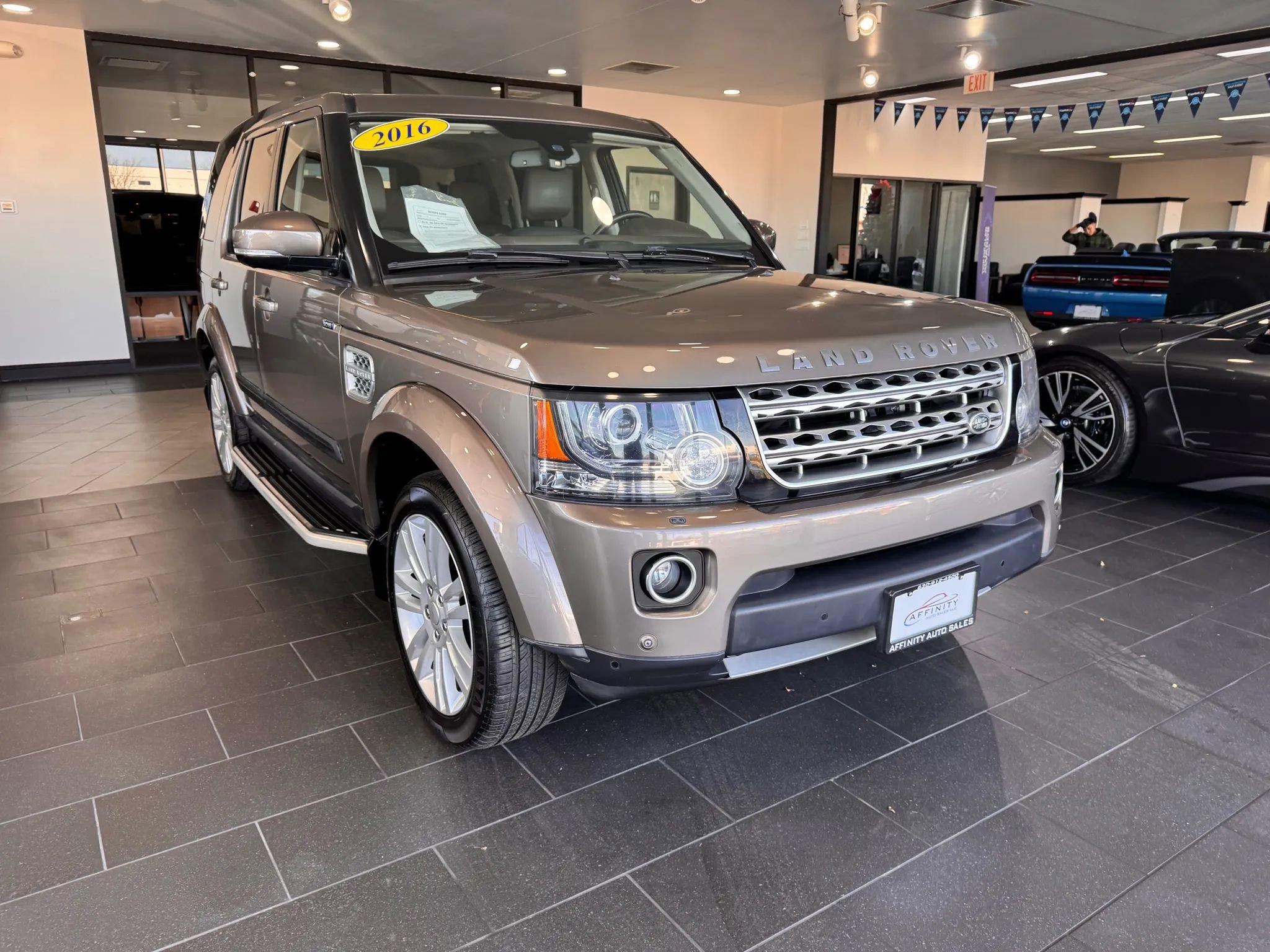 Used 2016 Land Rover LR4 HSE LUX image 7