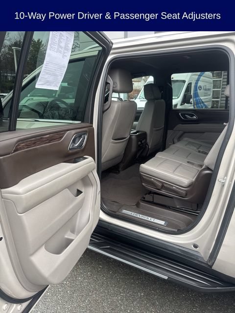 Used 2022 Chevrolet Suburban LT AWD/4WD image 28