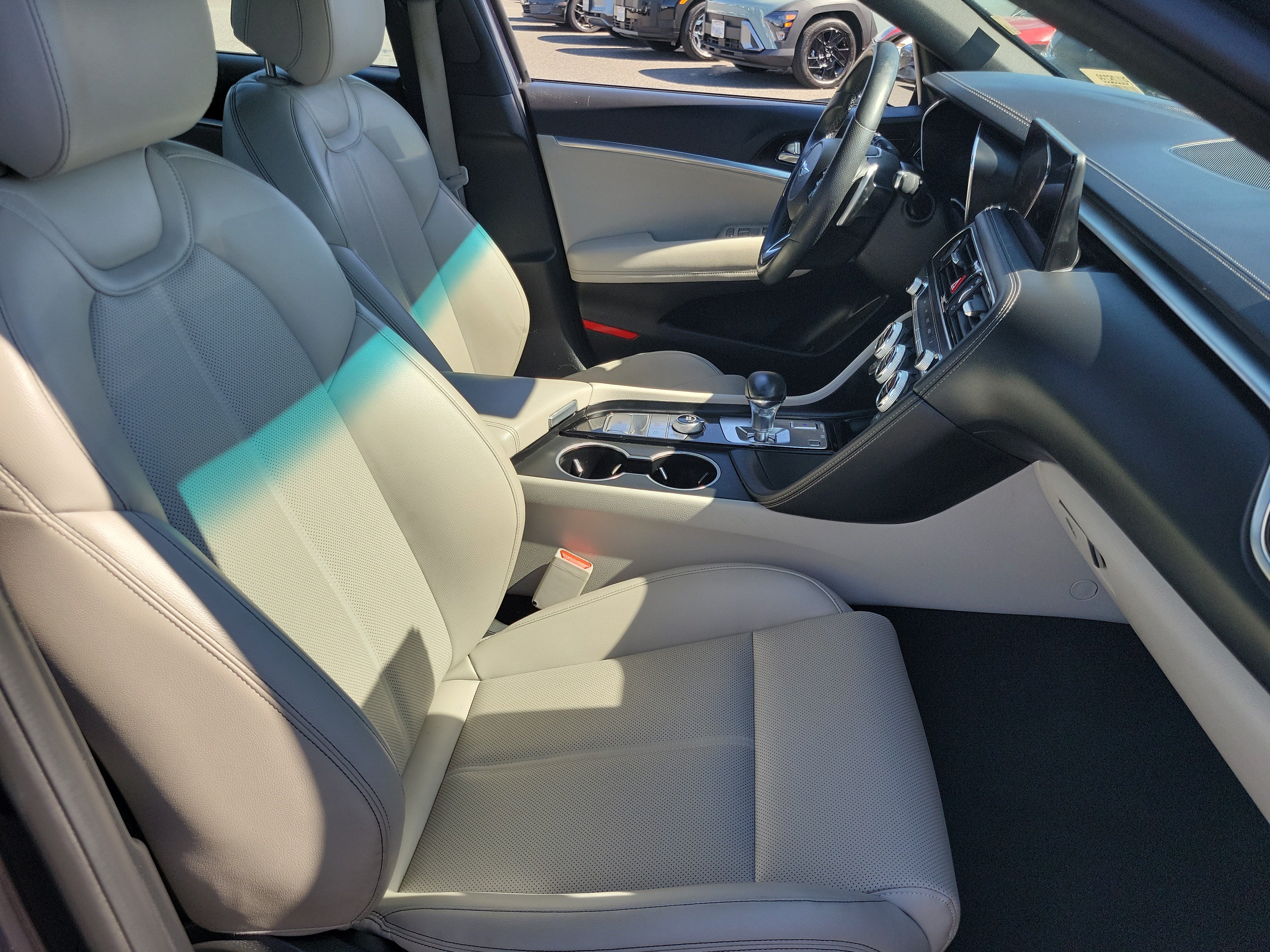 Certified 2023 Genesis G70 2.0T RWD image 21