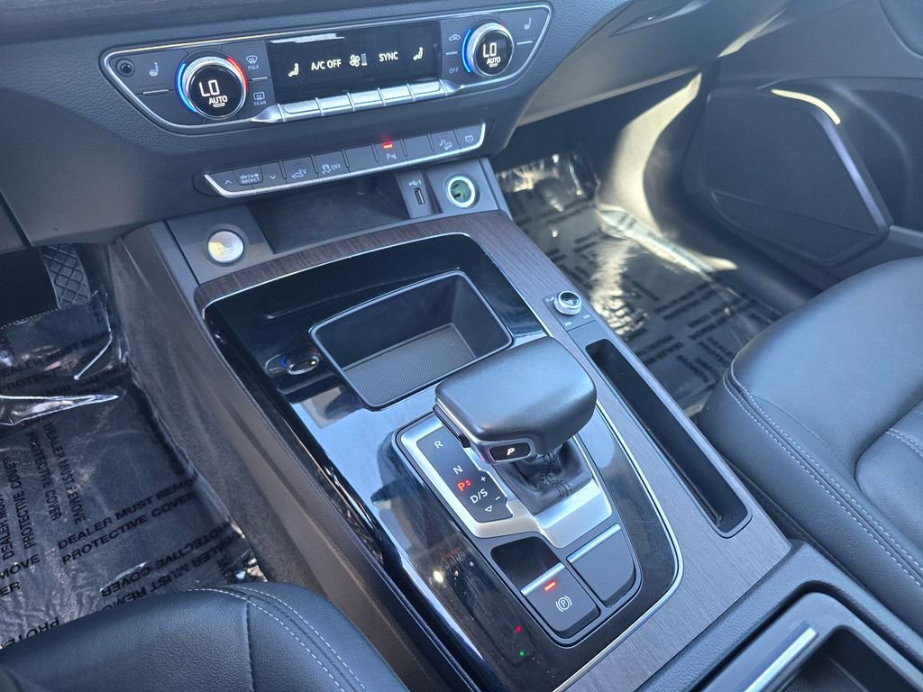 Used 2021 Audi Q5 e Premium w/ Convenience Package image 26