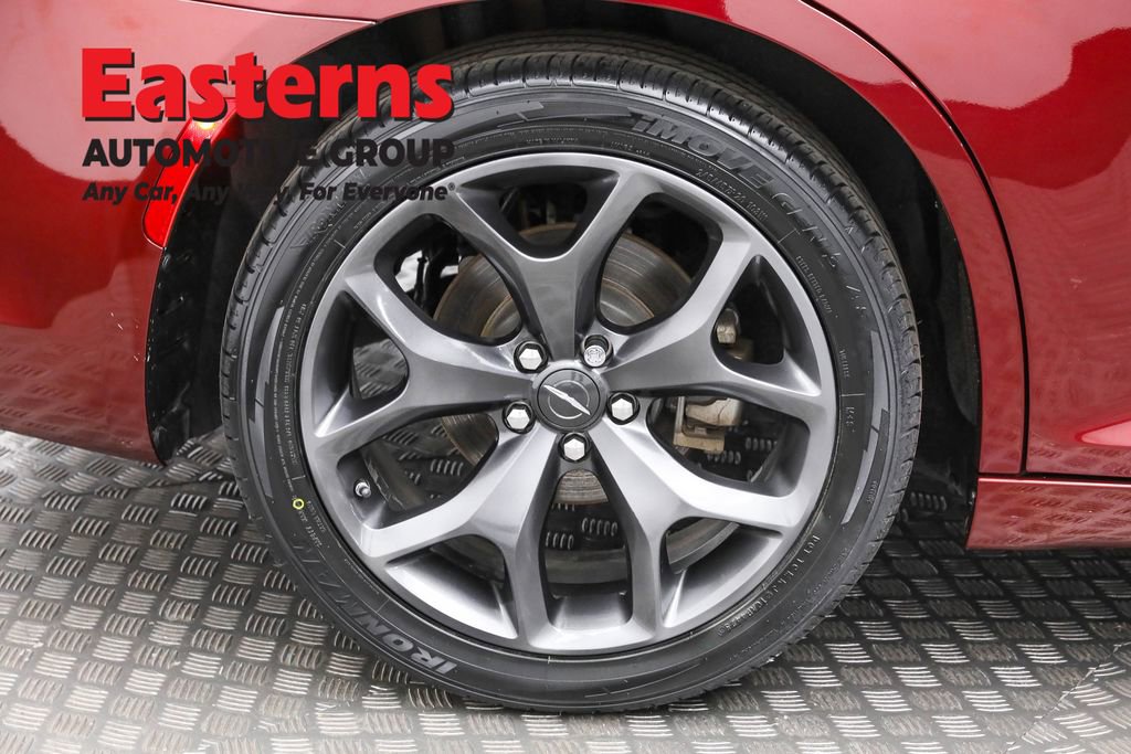 Used 2023 Chrysler 300 S image 31