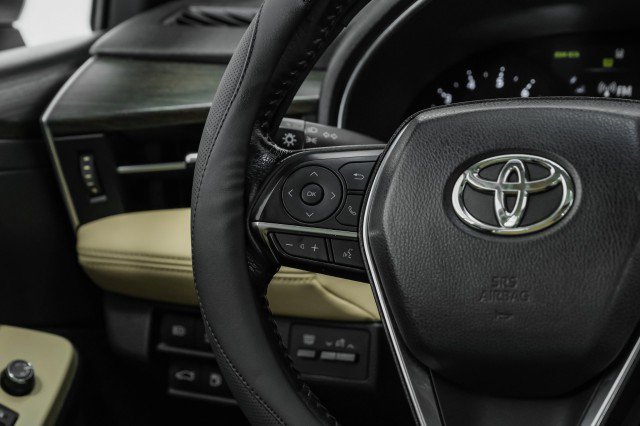 Used 2019 Toyota Avalon XLE w/ Moonroof Package image 16