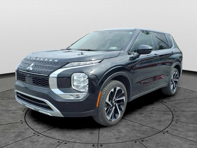 Used 2024 Mitsubishi Outlander SE AWD/4WD image 1