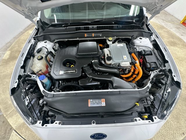 Used 2020 Ford Fusion SE FWD image 26