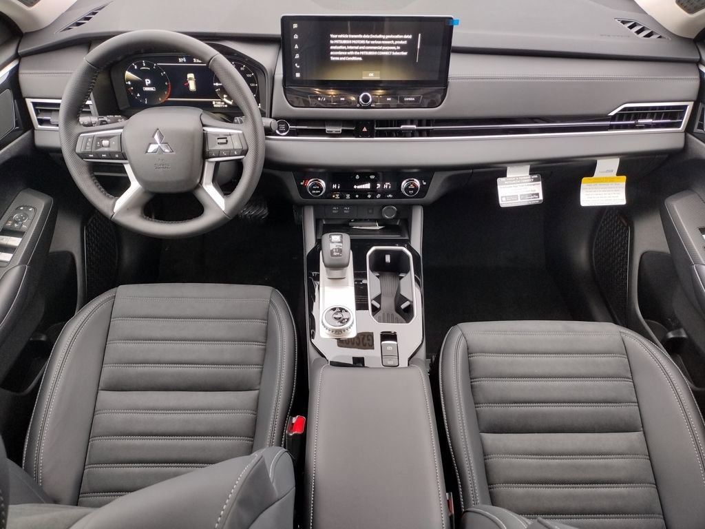 New 2026 Mitsubishi Outlander SE image 2