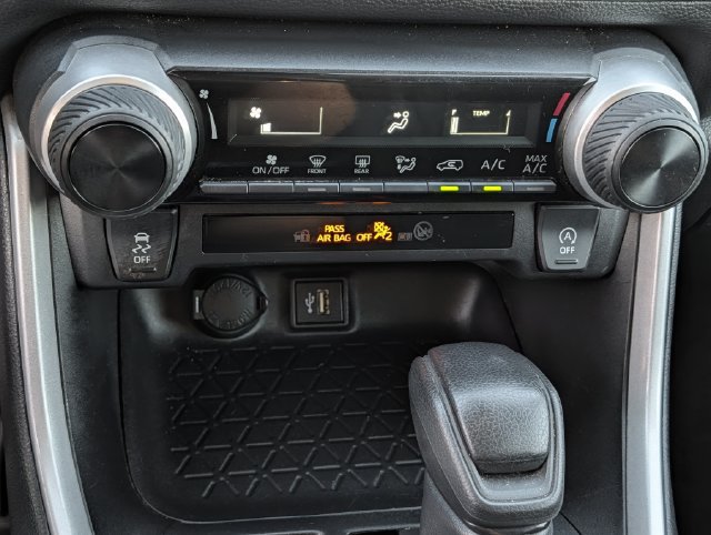 Certified 2025 Toyota RAV4 LE AWD/4WD image 17