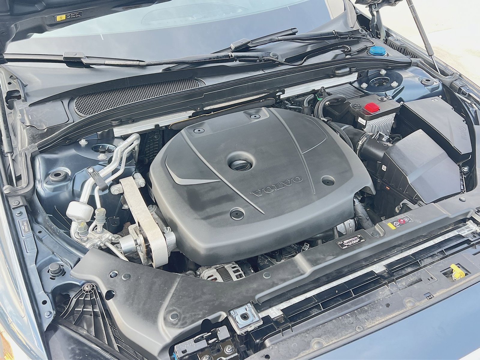 Used 2021 Volvo S60 T5 Momentum image 28