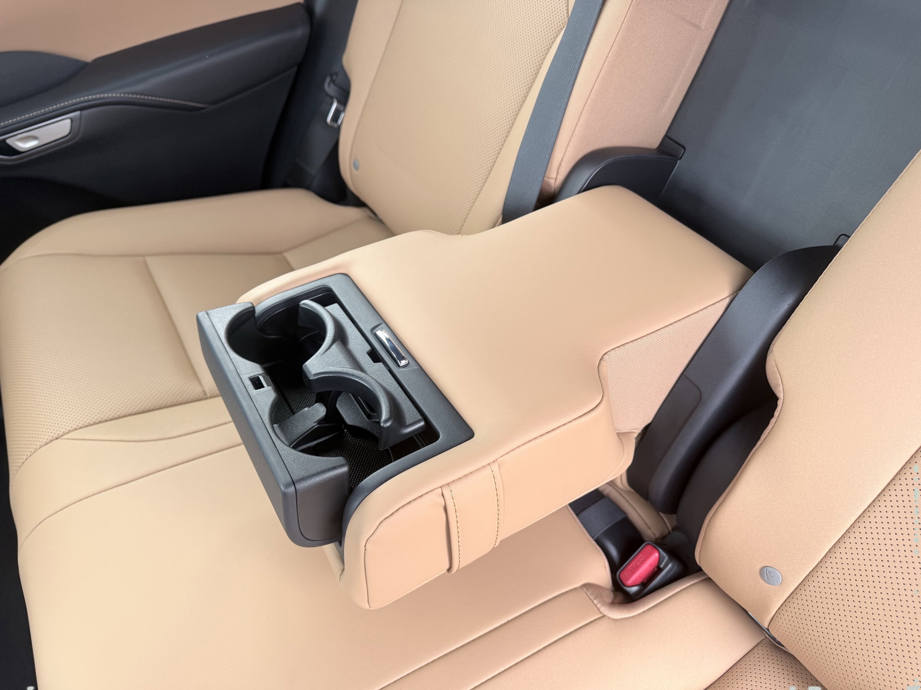 Used 2026 Lexus RX 350 FWD w/ Cold Area Package image 37