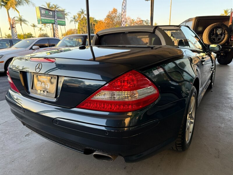 Used 2007 Mercedes-Benz SL 550 image 17