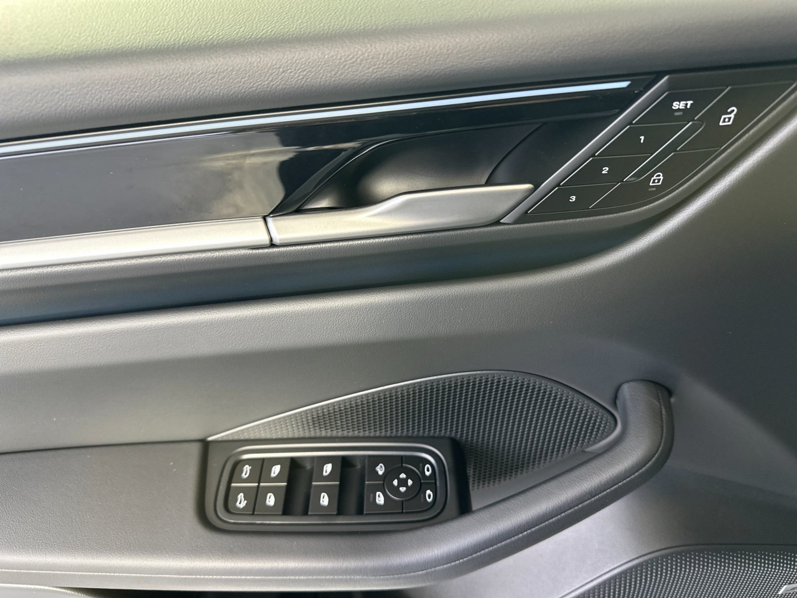 New 2026 Porsche Macan Electric RWD image 12