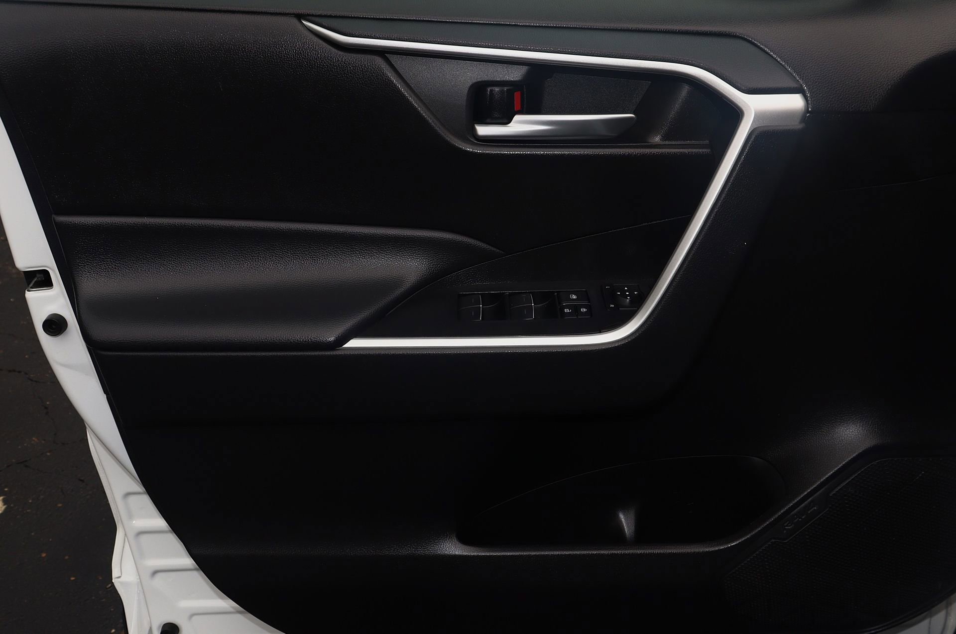 Used 2023 Toyota RAV4 XLE image 12