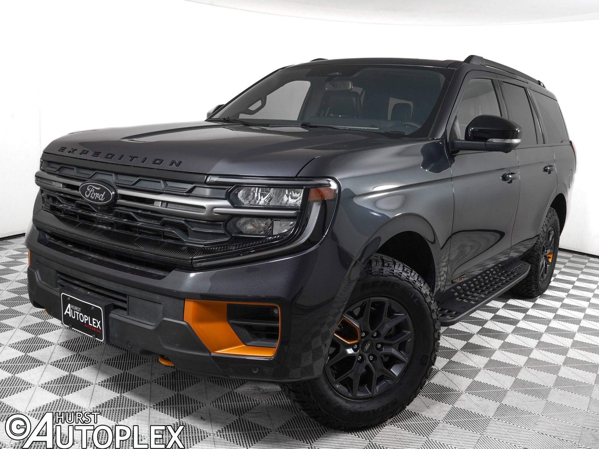Used 2025 Ford Expedition Tremor AWD/4WD image 1