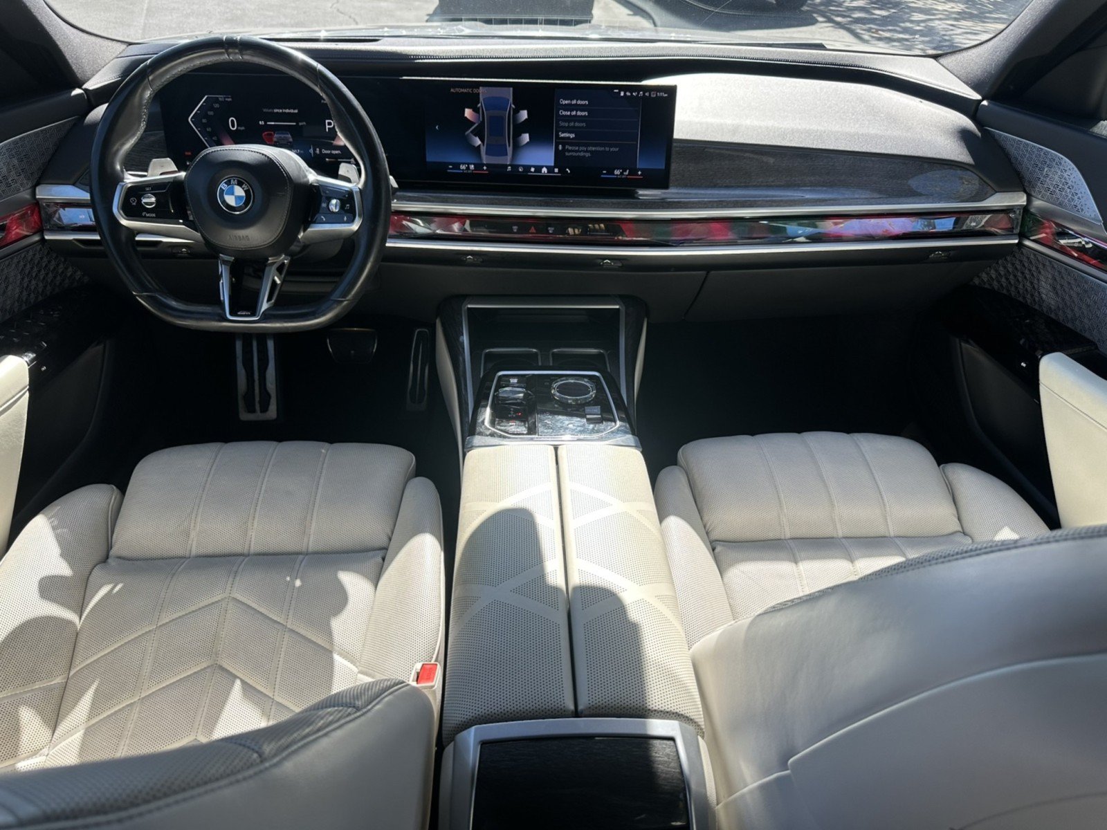 Used 2023 BMW 760i xDrive w/ Luxury Rear Seating Package AWD/4WD image 17