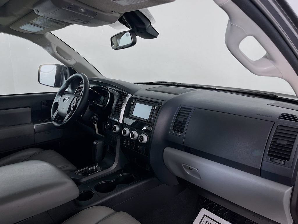 Used 2019 Toyota Sequoia SR5 AWD/4WD image 37