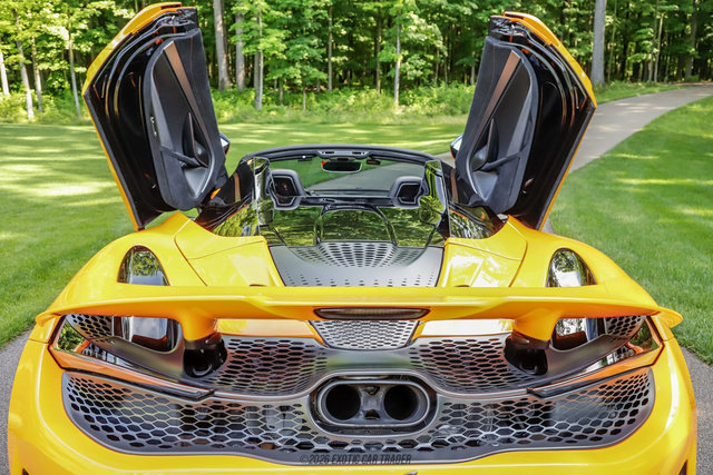 Used 2026 McLaren 750S Spider RWD image 36