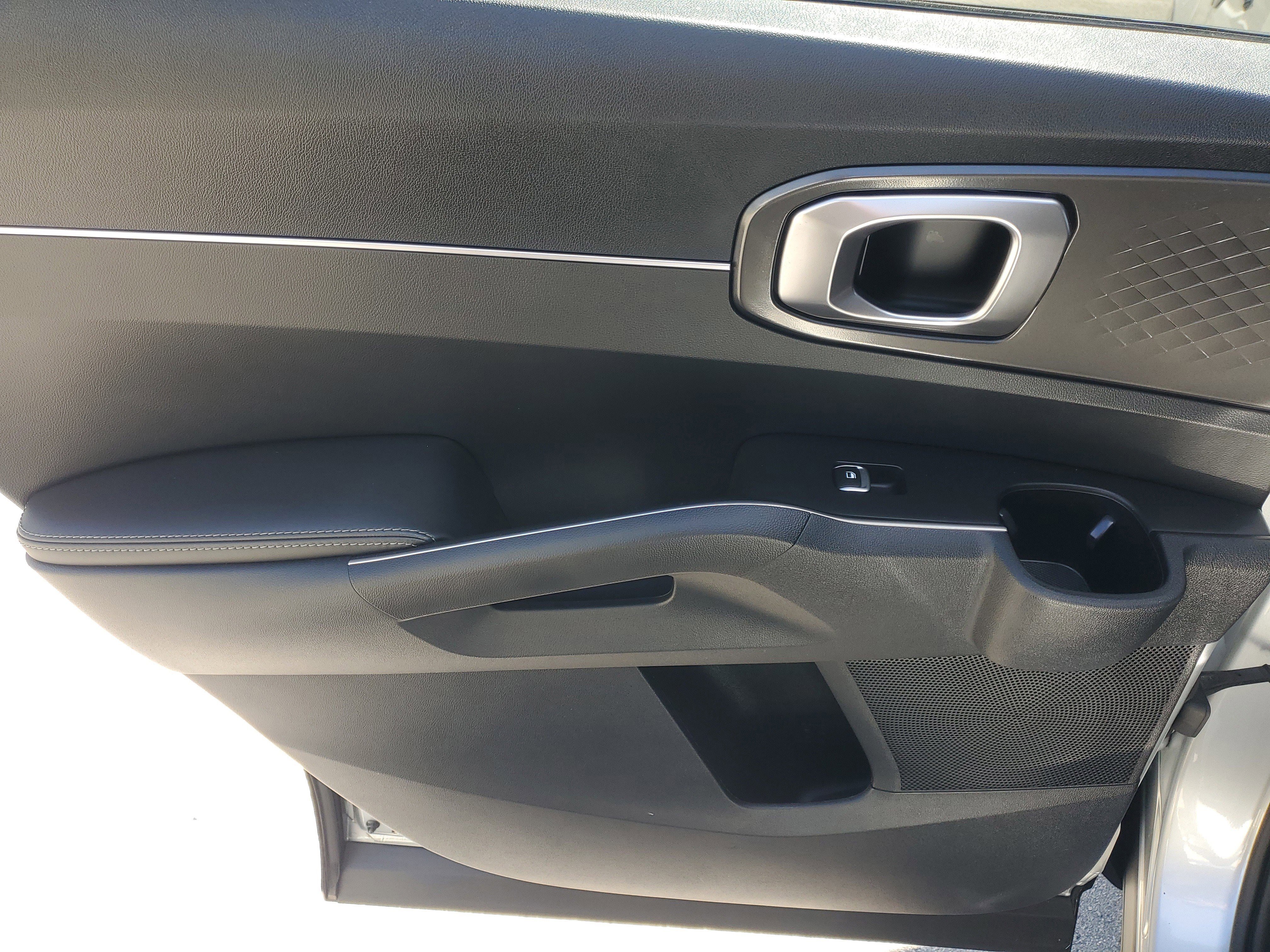 Used 2022 Kia Sorento S image 15