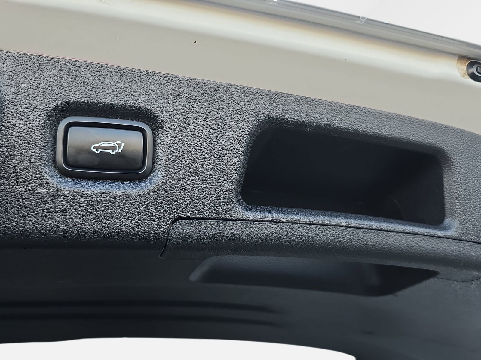 Used 2022 Hyundai Santa Fe Limited image 16