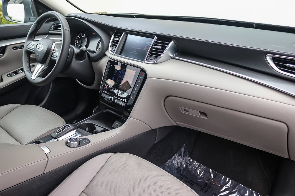 Certified 2023 INFINITI QX50 Luxe FWD image 16