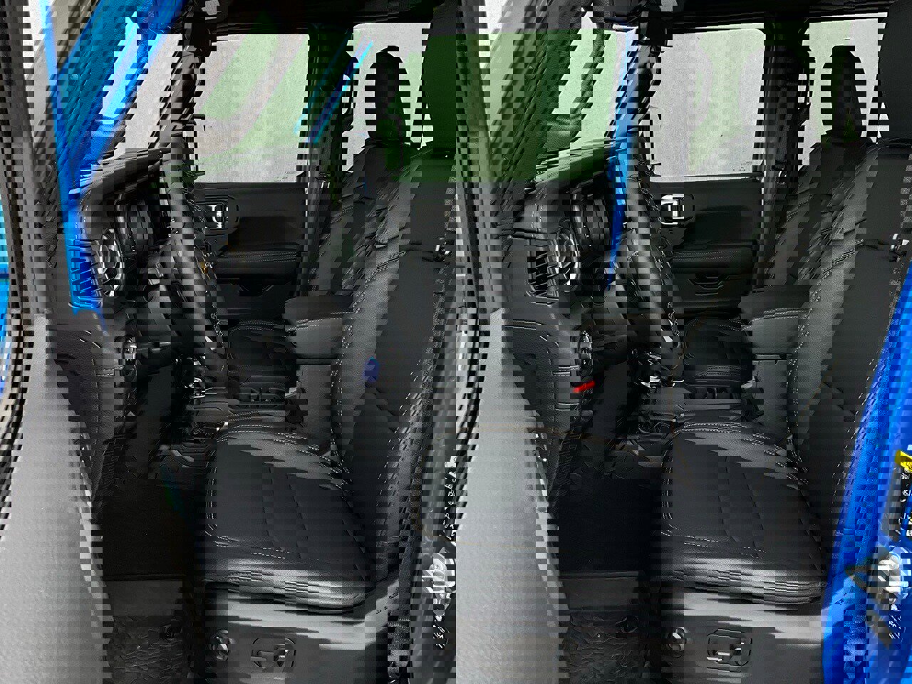 Used 2025 Jeep Gladiator Sport image 10