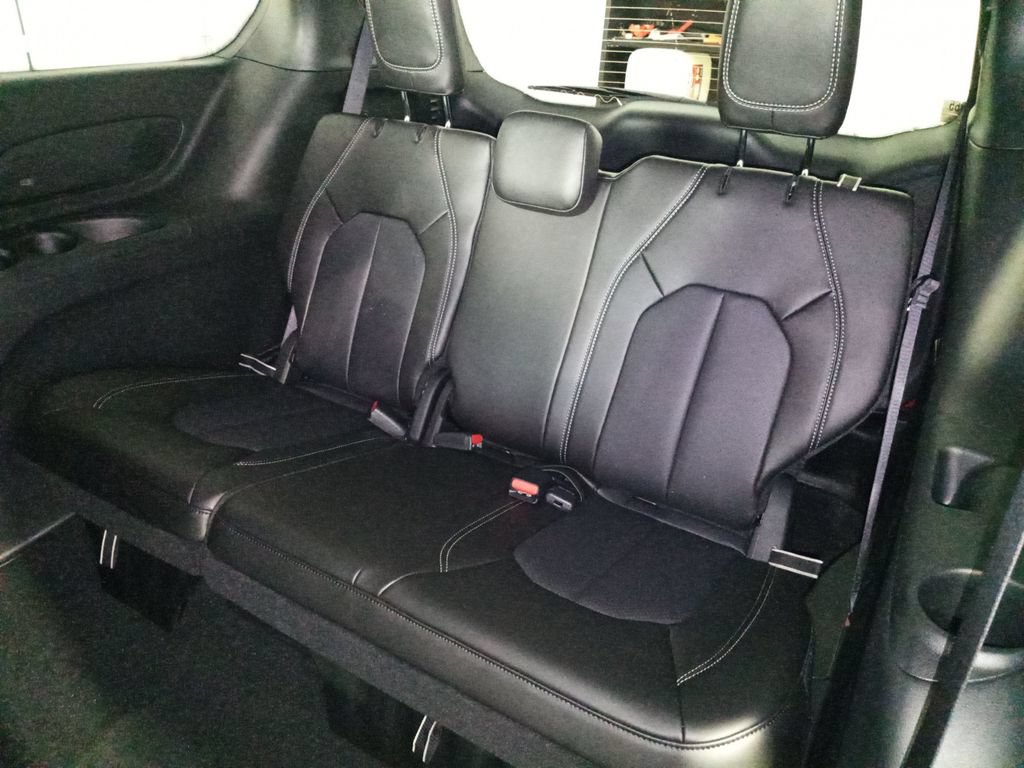 New 2027 Chrysler Pacifica Select w/ Family Tech Group FWD image 30