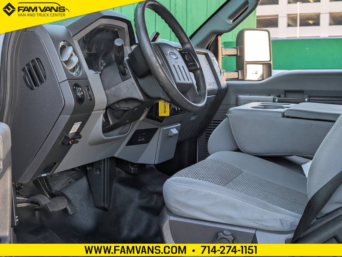 Used 2015 Ford F550 2WD Regular Cab Super Duty image 27