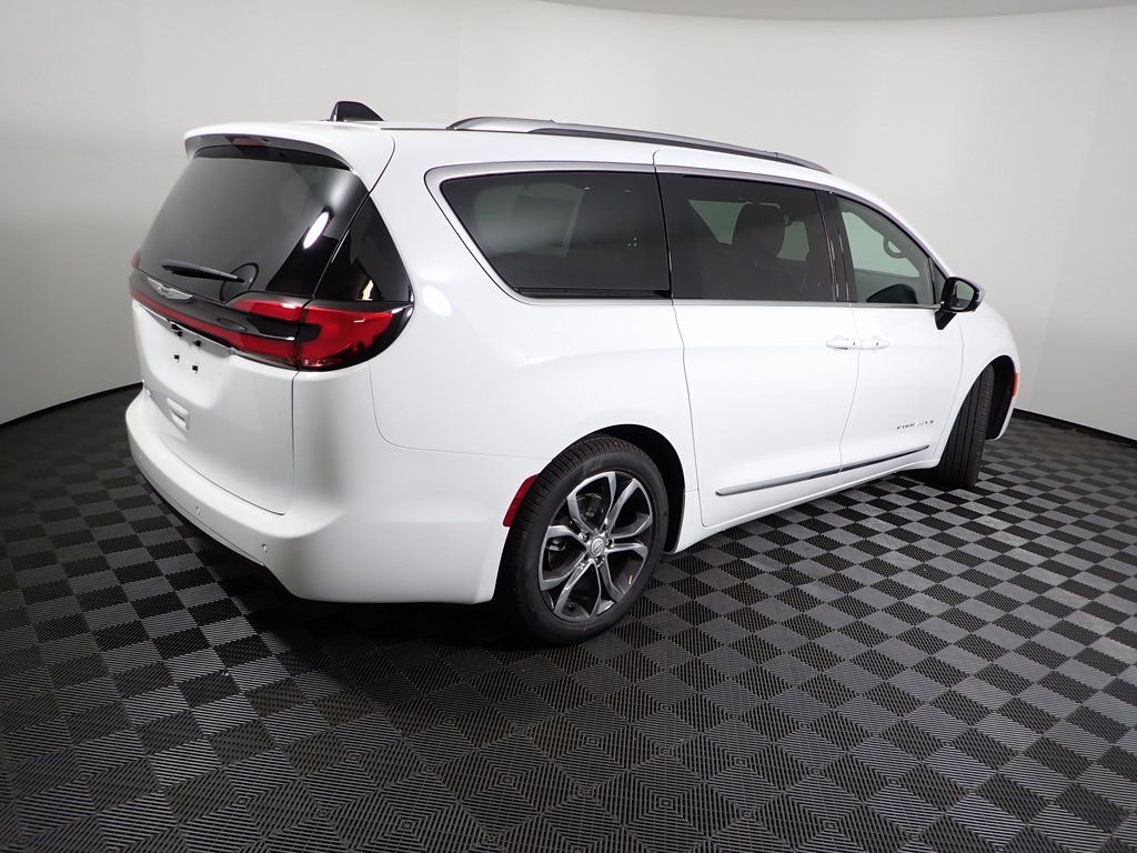 New 2026 Chrysler Pacifica Pinnacle FWD image 24