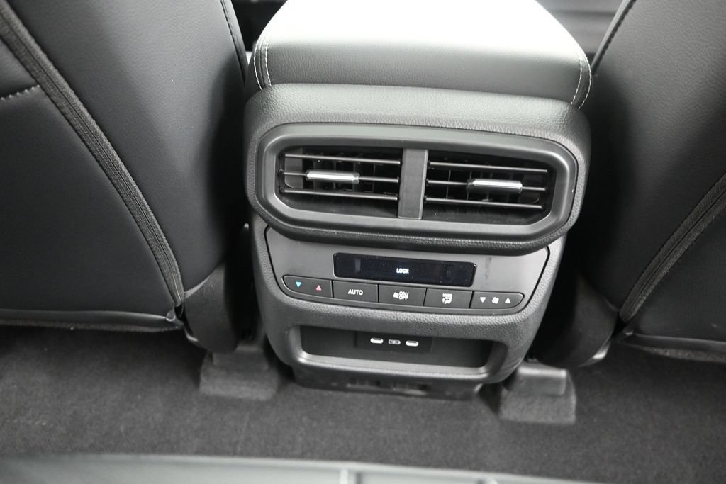 Certified 2025 Honda Pilot Touring image 19