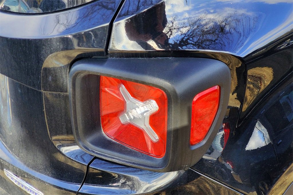 Used 2022 Jeep Renegade Latitude w/ Convenience Group image 6