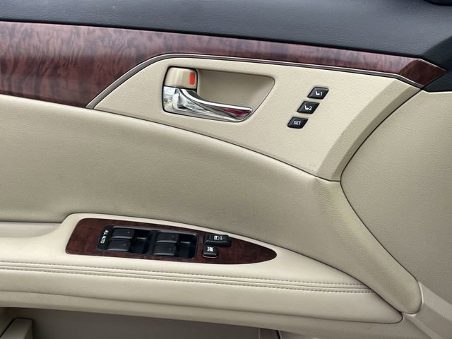Used 2011 Toyota Avalon Limited image 22